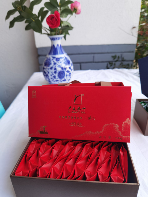 【大別山精神系列一特級信陽紅茶伴手禮（匠心）】大別山脈、核心產(chǎn)區(qū)、高山茶園、匠心制作  980元/盒