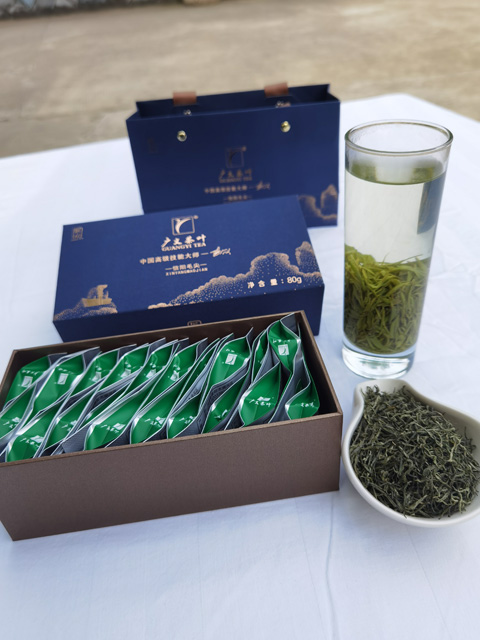 【大別山精神系列一珍品信陽(yáng)毛尖茶伴手禮（匠心）】大別山脈、核心產(chǎn)區(qū)、高山茶園、匠心制作  980元/盒